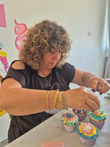 סדנה להכנת קאפקייקס עם קצפת לזילוף לירון רופא